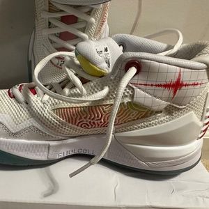 Kawhi basketball sneaker